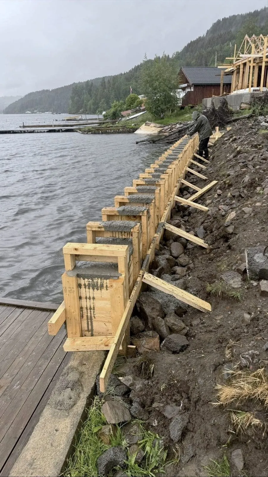 Forskaling til støttemuren